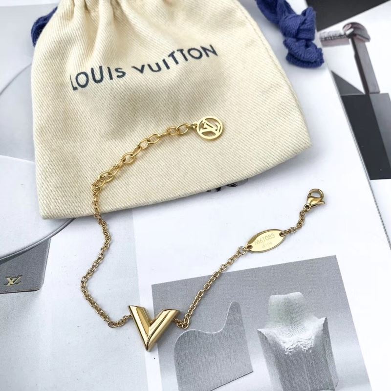 Louis Vuitton Necklaces